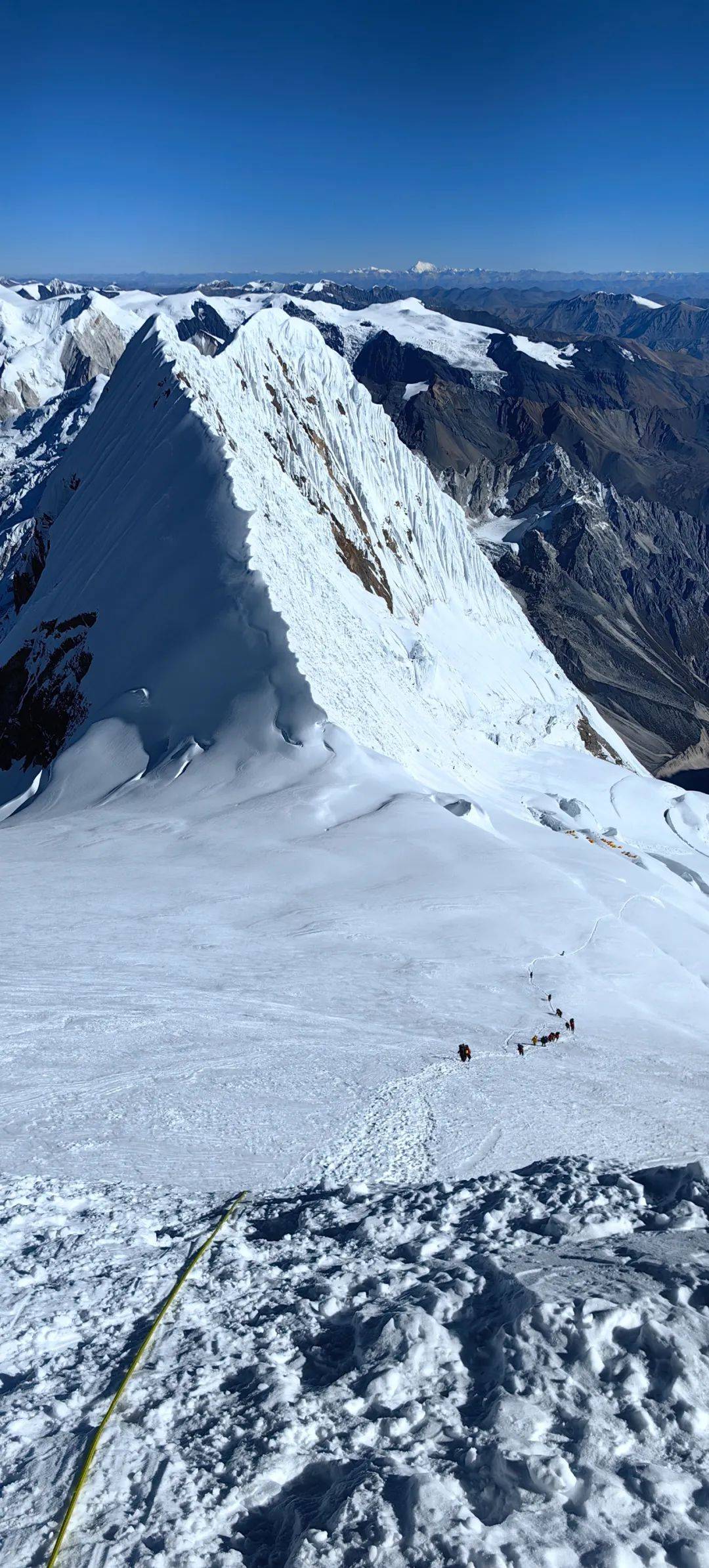 全国登山竞赛，攀登高峰的勇气考验