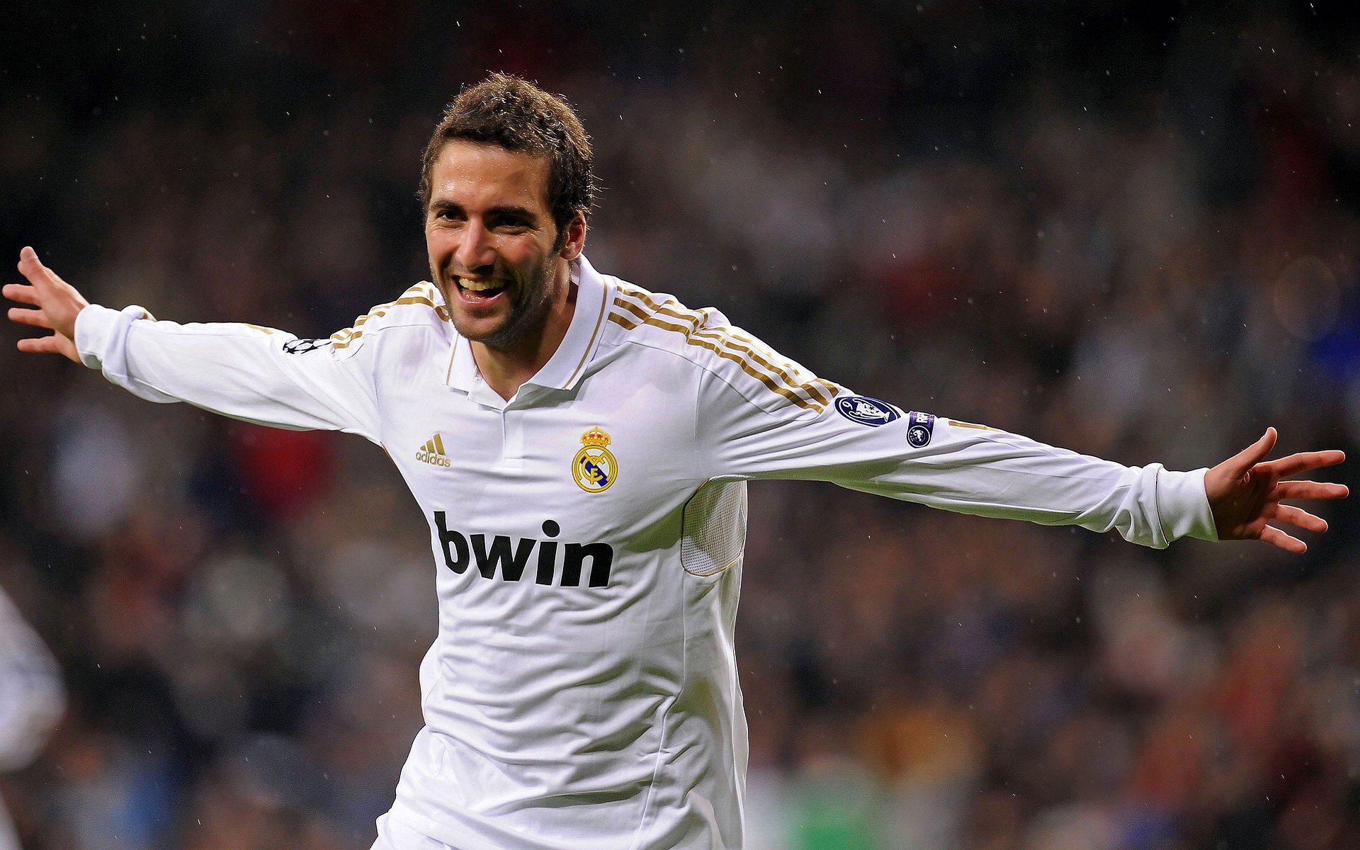 爱游戏 电竞-“跑圈铁人”挑战100天百马，惊艳朋友圈，跑100圈视频