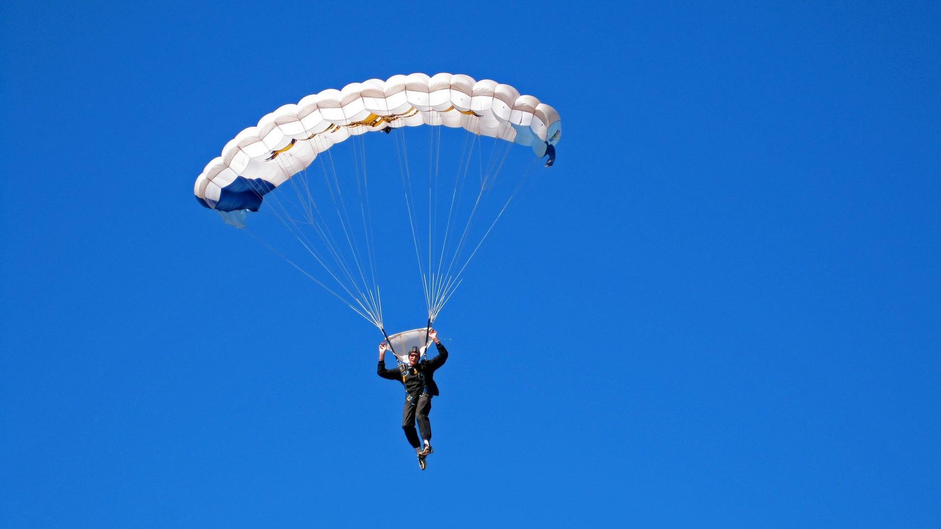 《新兴游戏类型爆发：卡牌、模拟、休闲成电竞新宠》，新型的游戏